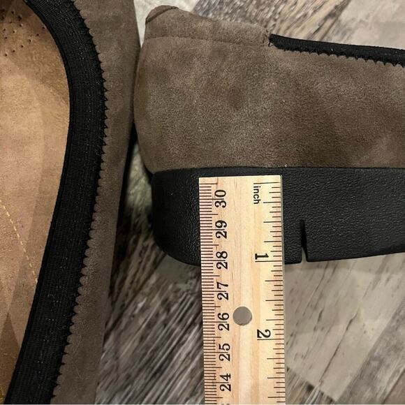 Clarks Artisan Daelyn Hill Suede Slip On Comfort Loafer Shoes Womens Sz 9.5 NEW - Picture 8 of 10